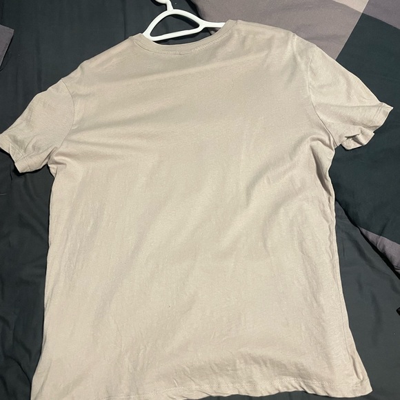 T-Shirt - Picture 2 of 3